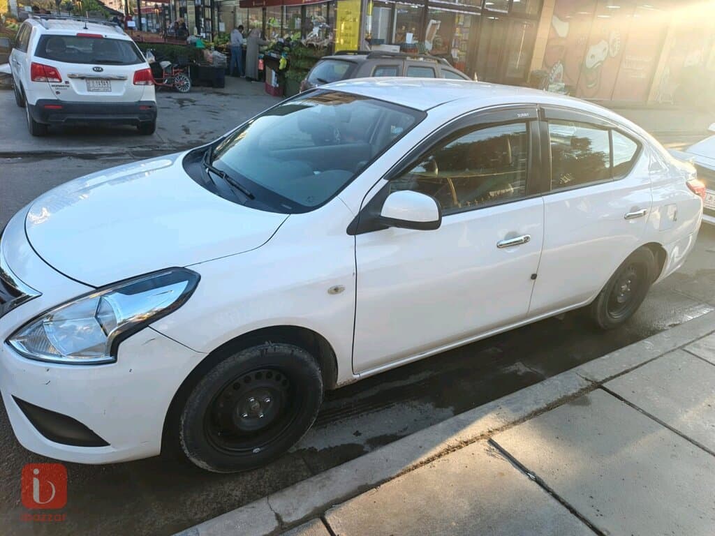 Nissan Sunny 4