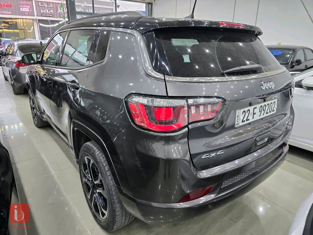 Jeep Compass Limited — photo 4