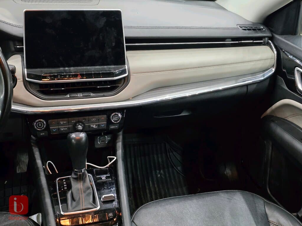 Jeep Compass Limited — photo 8