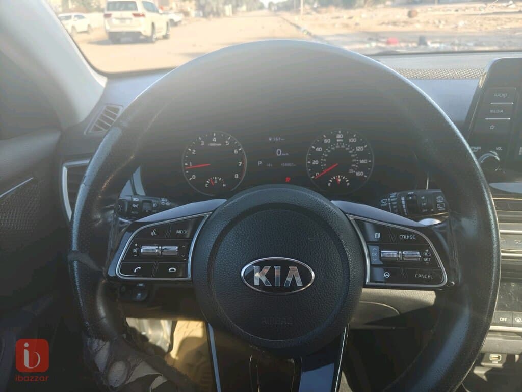KIA Seltos EX 2