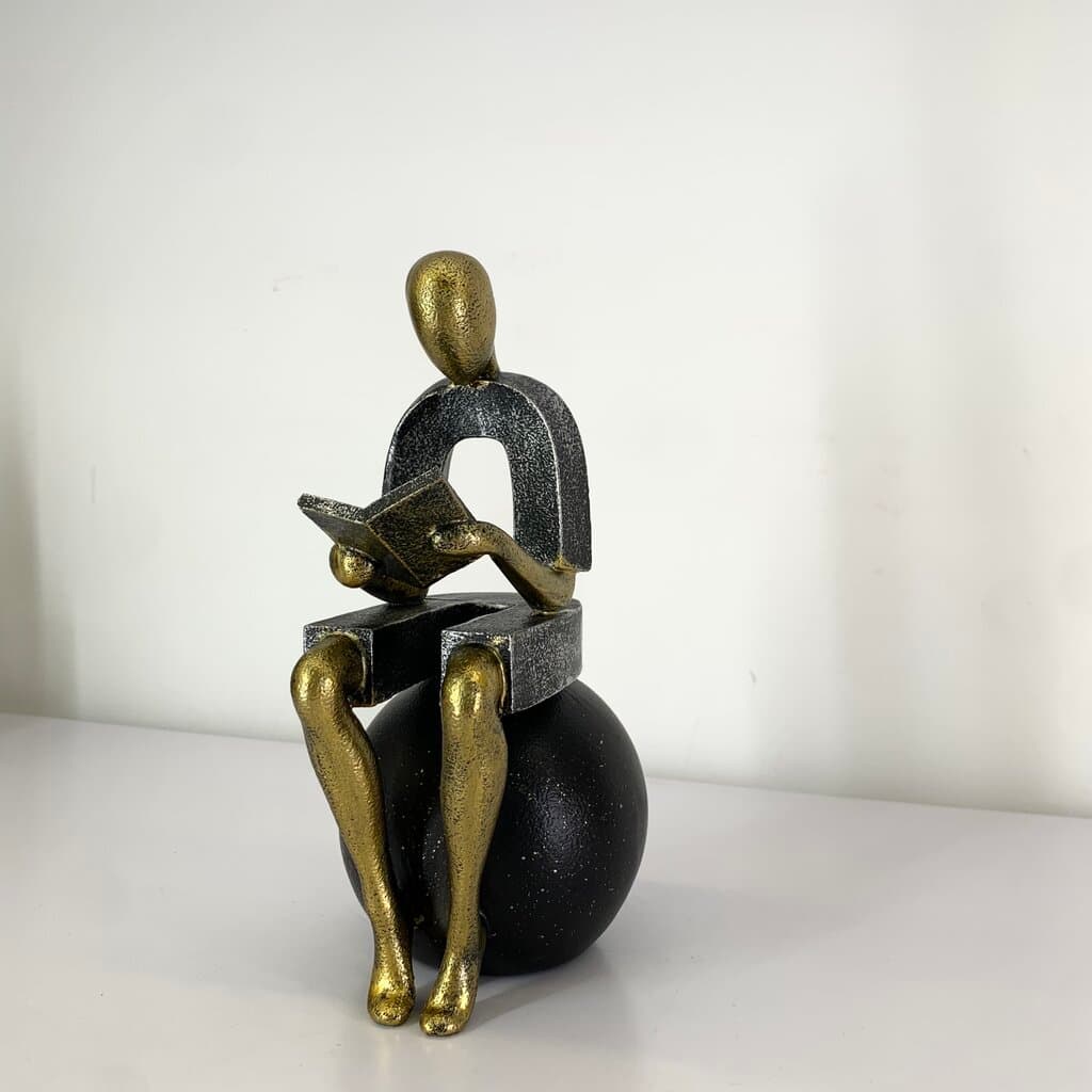 Statue Reader Decor - C-2006