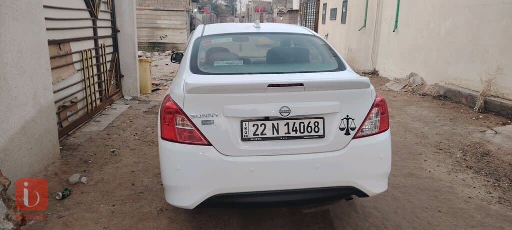 Nissan Sunny 4