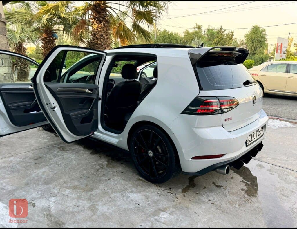 Volkswagen Golf GTI 4