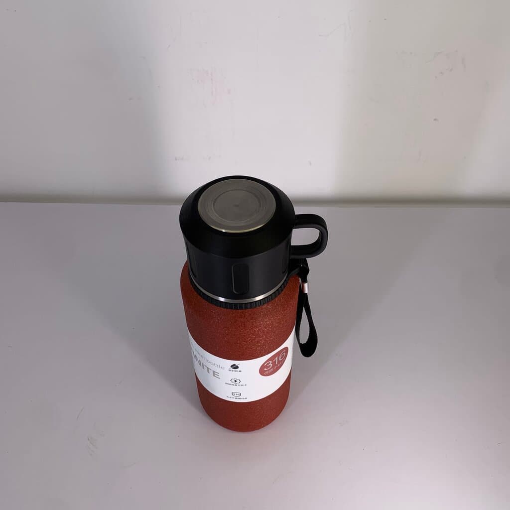 Stainless Steel Beverage Bottle - Red (600ml ) 3