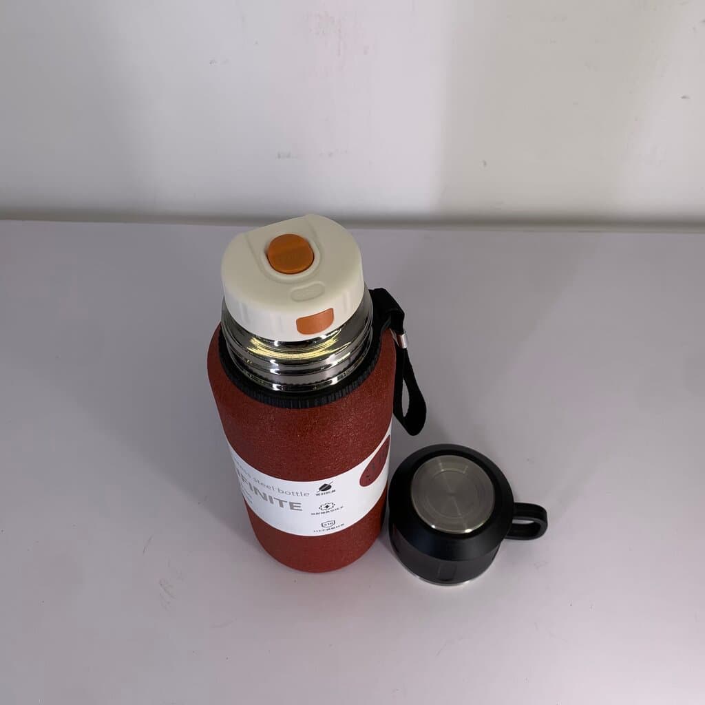 Stainless Steel Beverage Bottle - Red (600ml ) 4