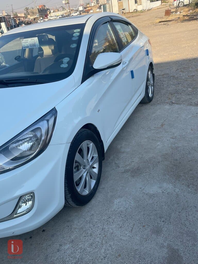 Hyundai Accent 11