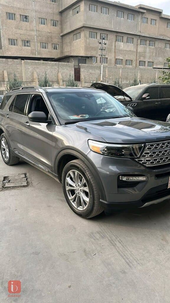 Ford Explorer XLT 1