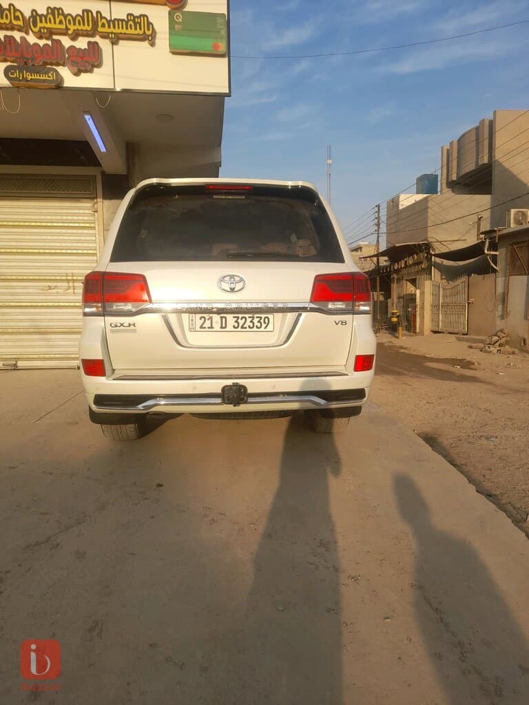 Toyota Land Cruiser GXR 13