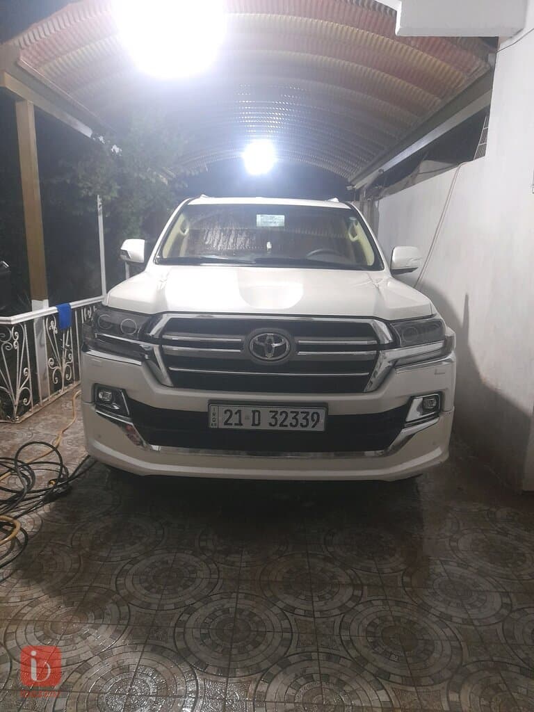 Toyota Land Cruiser GXR 6