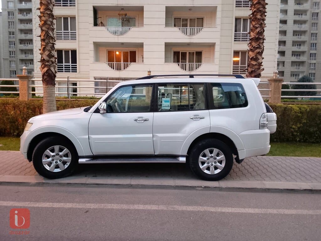 ميتسوبيشي باجيرو GLS 3