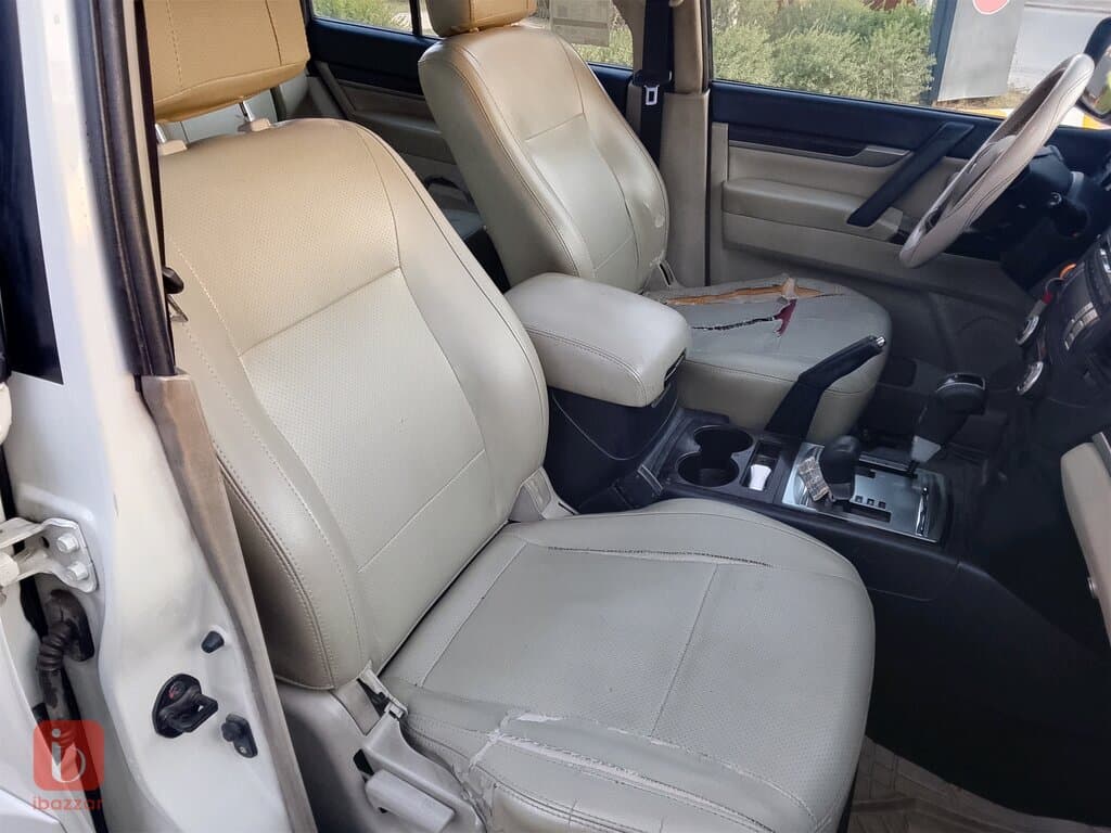 ميتسوبيشي باجيرو GLS 4