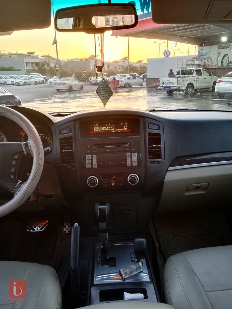 ميتسوبيشي باجيرو GLS 5