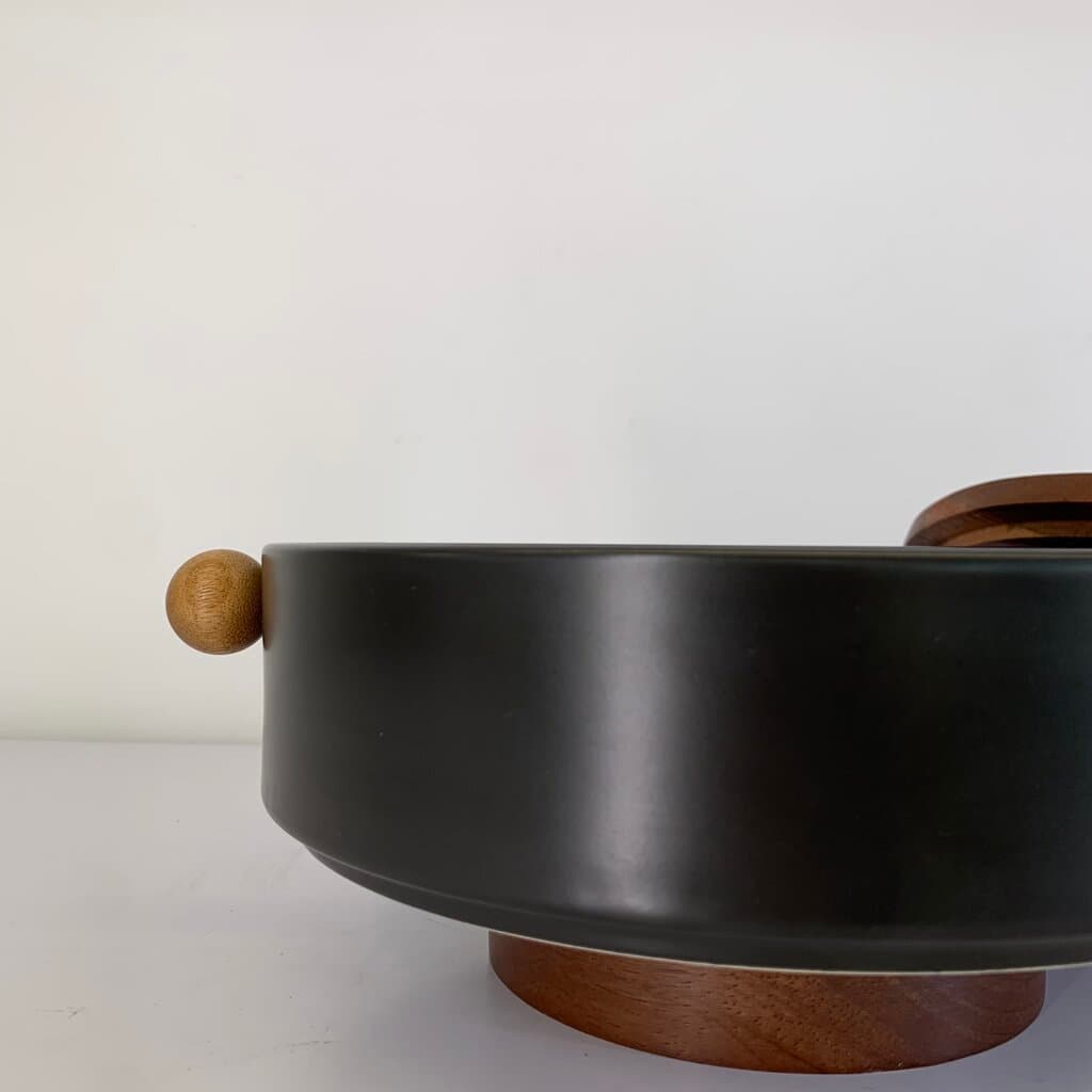 Serving Bowl with Wooden Lid - Black (M) 5