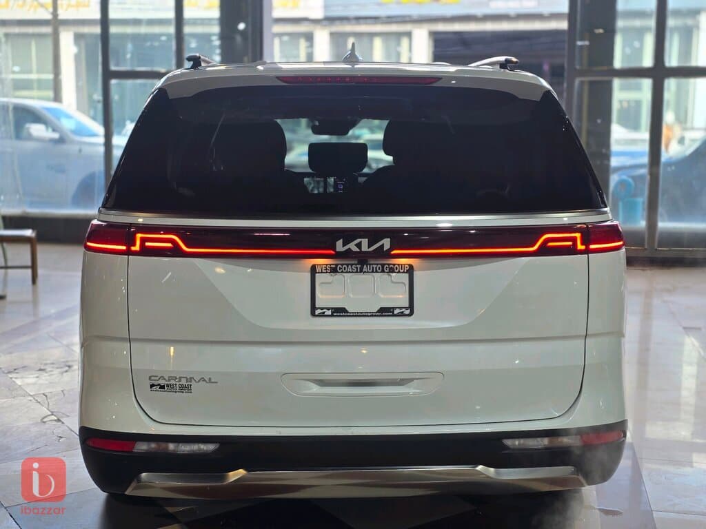 KIA Carnival 5