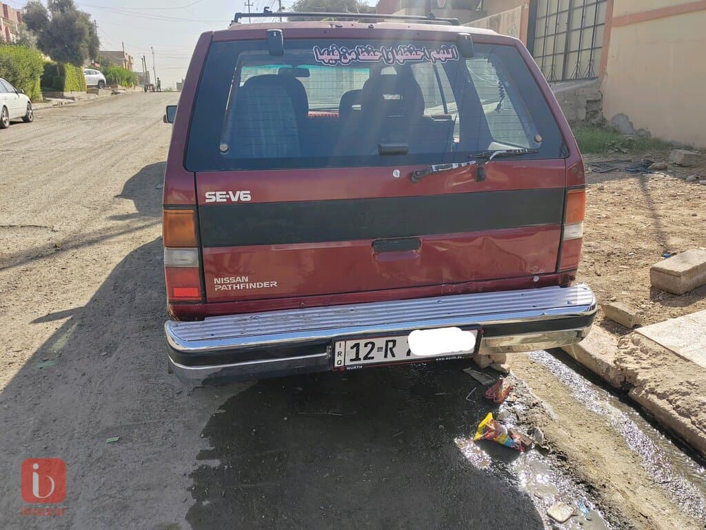 Nissan Pathfinder SV 6