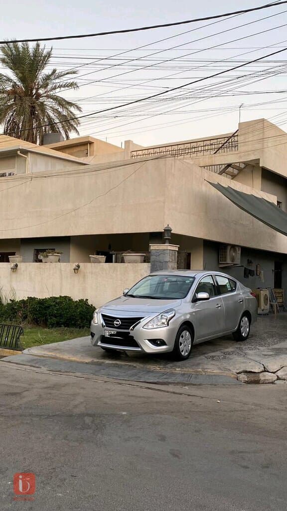 Nissan Sunny 4