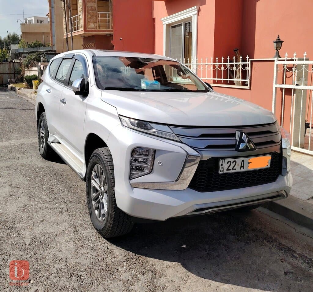 Mitsubishi Pajero Sport 4WD 5 Door 3