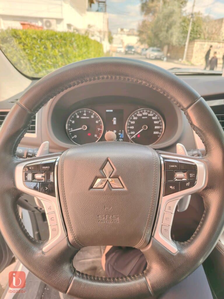 Mitsubishi Pajero Sport 4WD 5 Door 6