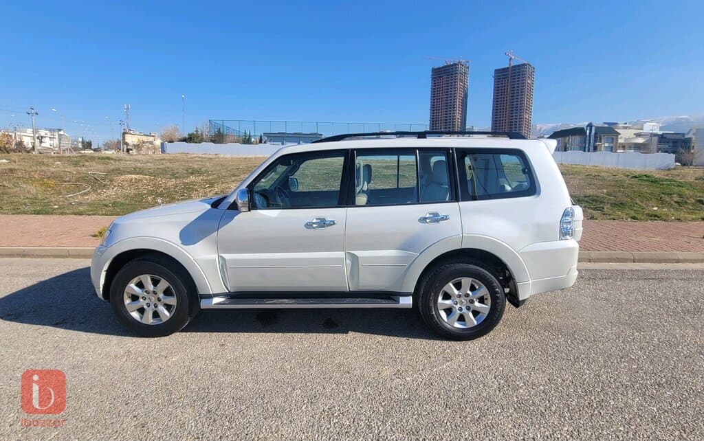 Mitsubishi Pajero GLS