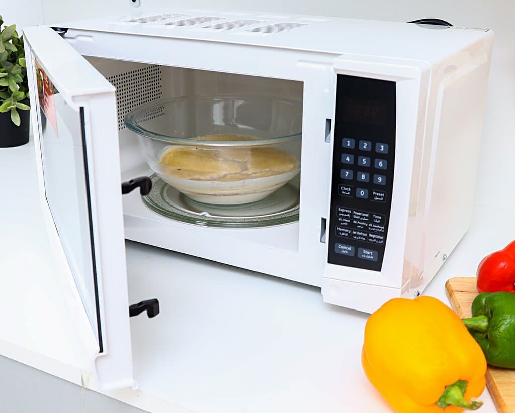 Geepas 20L Digital Microwave Oven - GMO1895 2