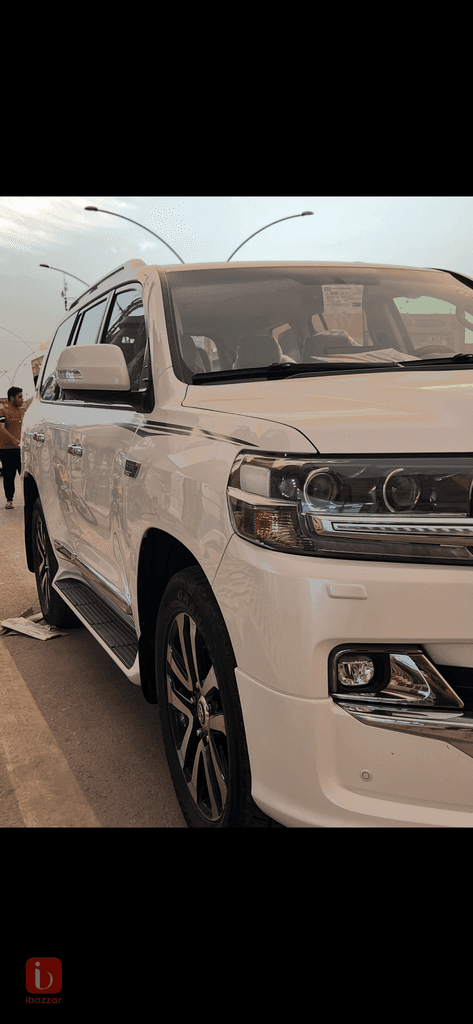 Toyota Land Cruiser GXR 4