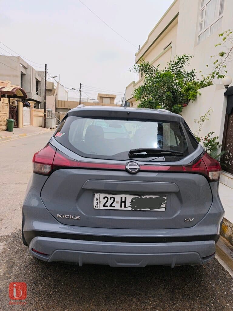 Nissan Kicks SV 2