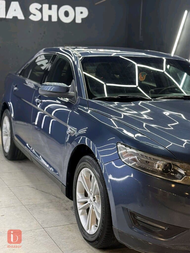 Ford Taurus SE 2