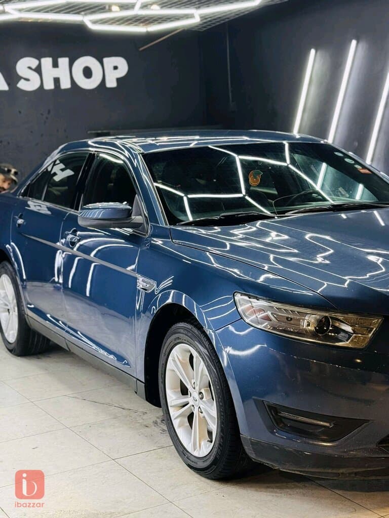 Ford Taurus SE 3
