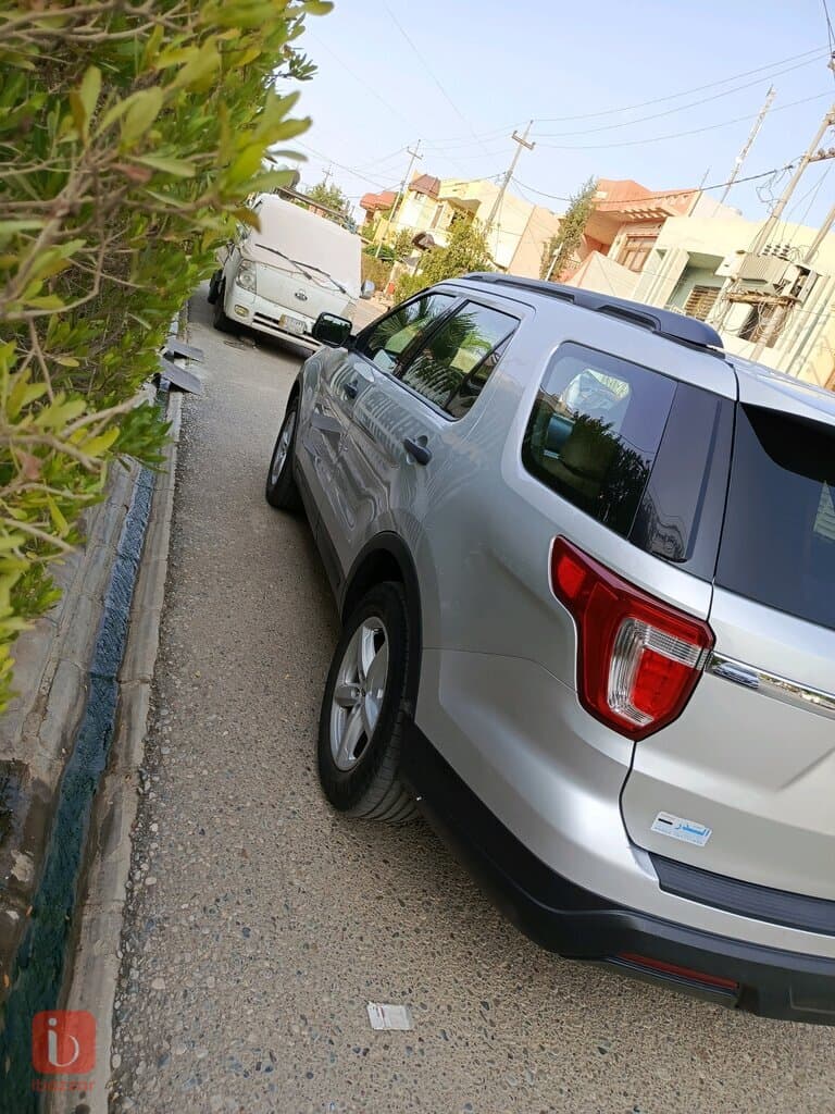Ford Explorer ST 2