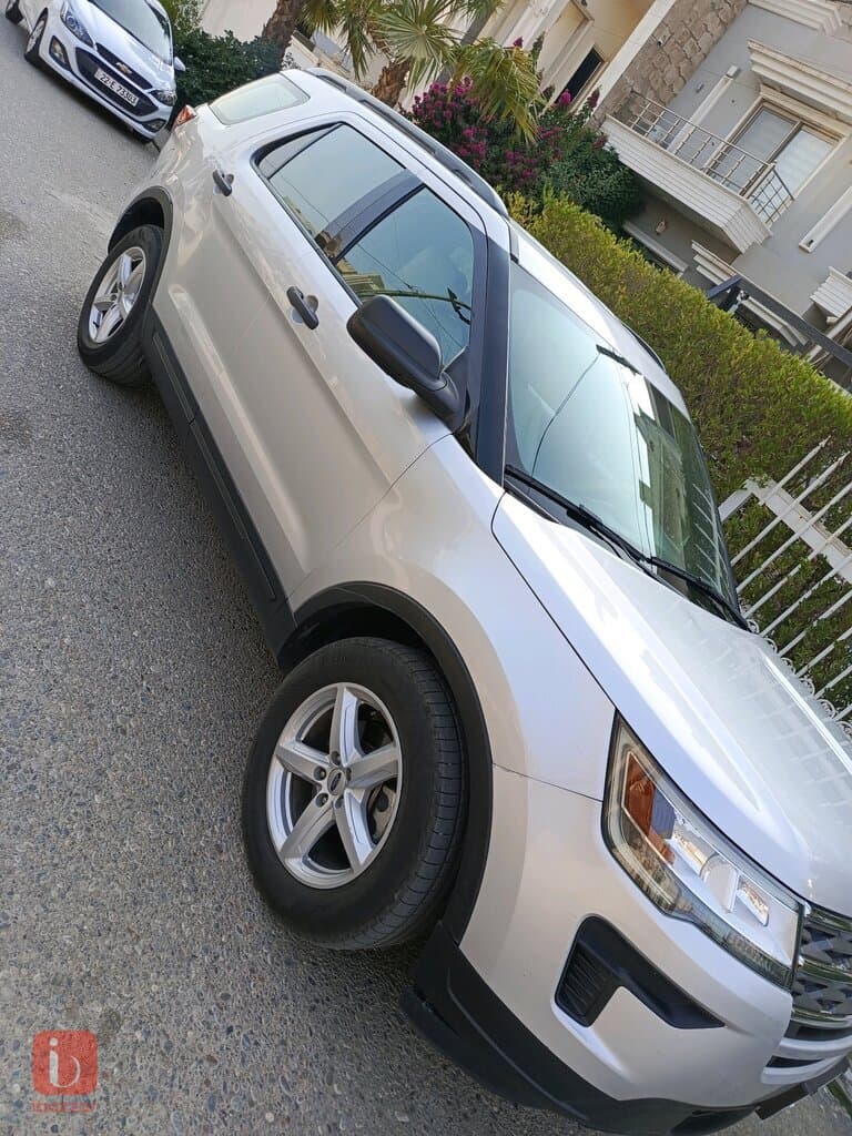 Ford Explorer ST 4