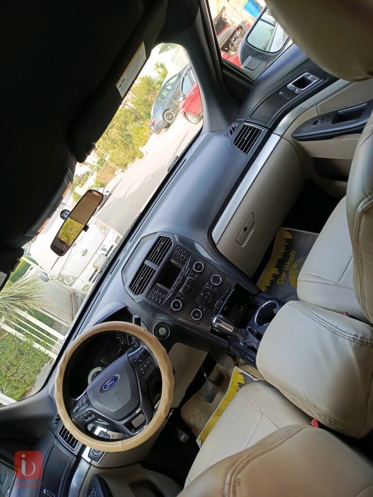 Ford Explorer ST 5