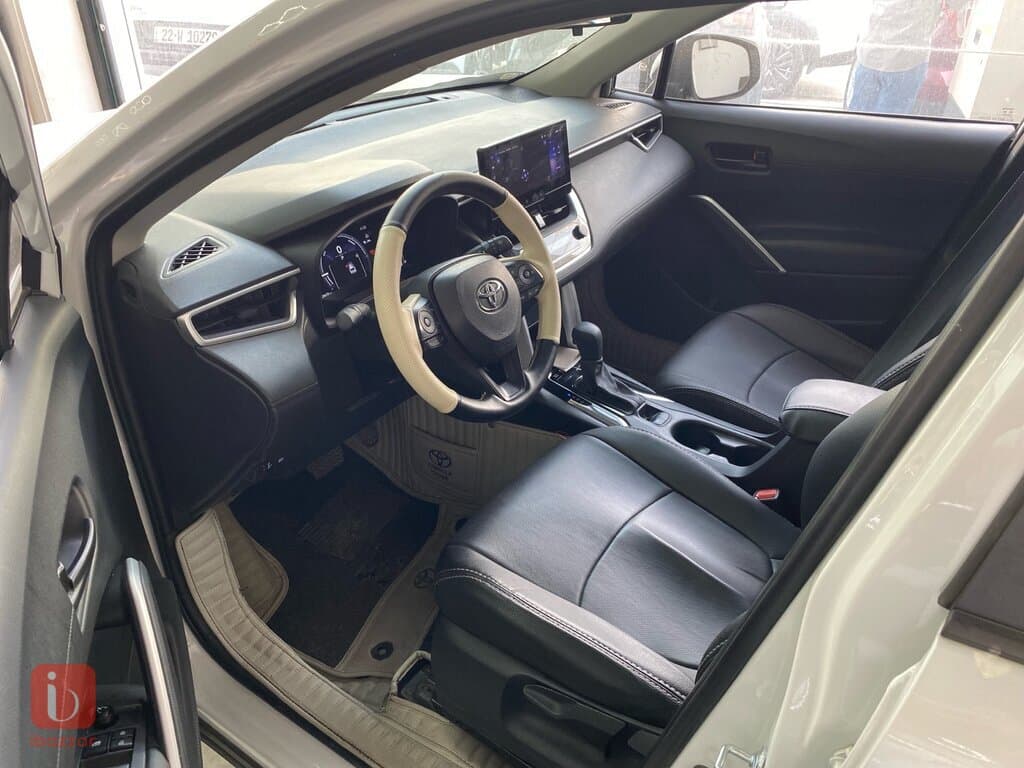 Toyota Corolla Cross 10