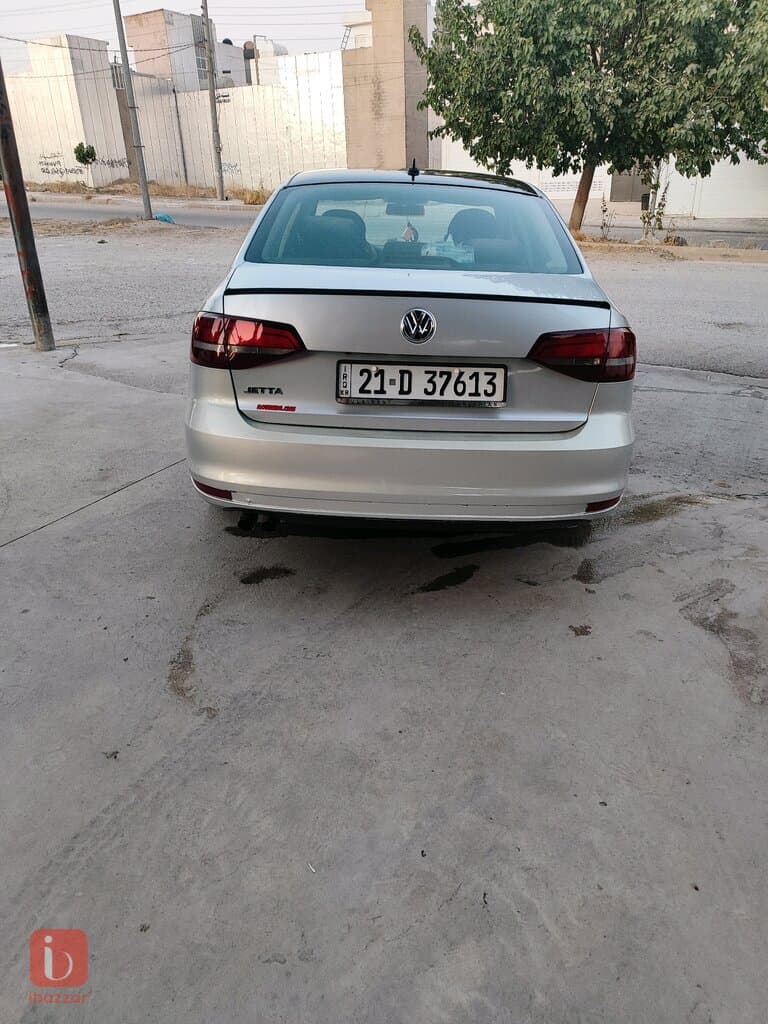 Volkswagen Jetta S 3