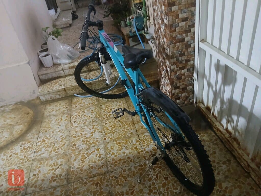 B-TWIN bike 4