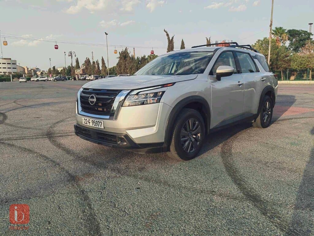 Nissan Pathfinder SV 6