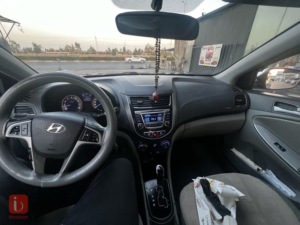 Hyundai Accent 8