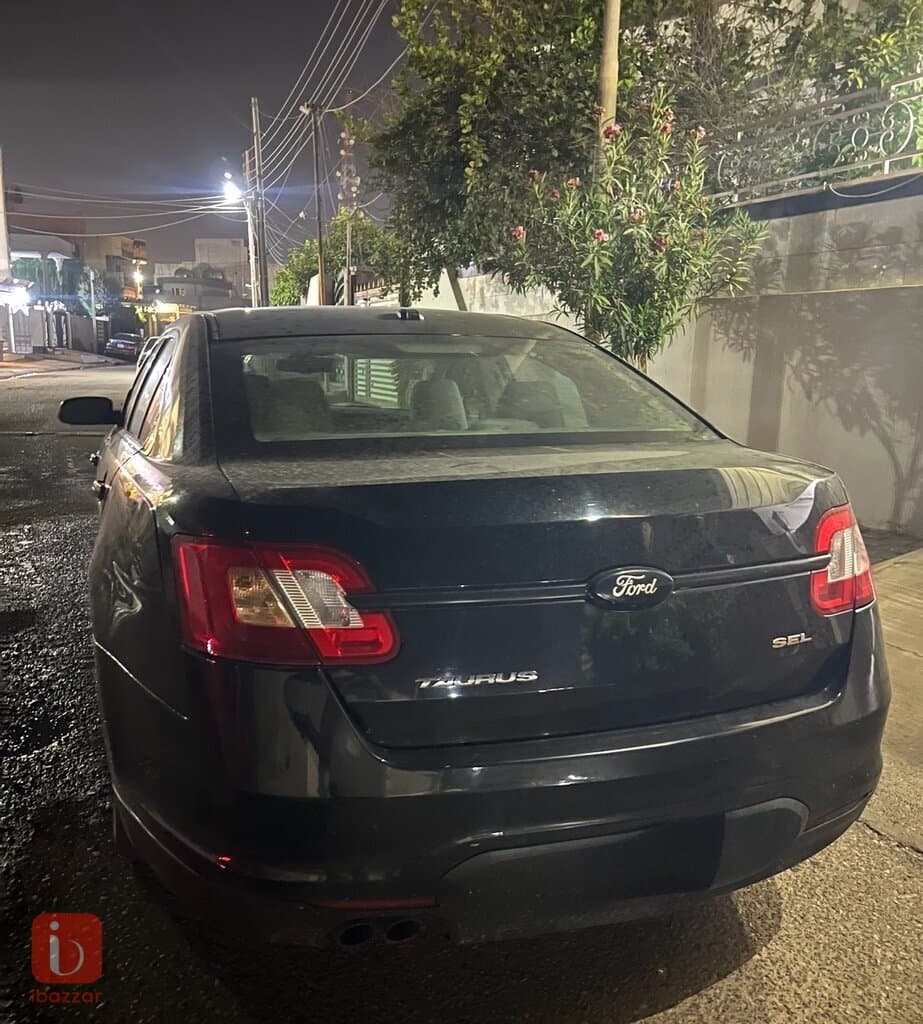 Ford Taurus SEL 3