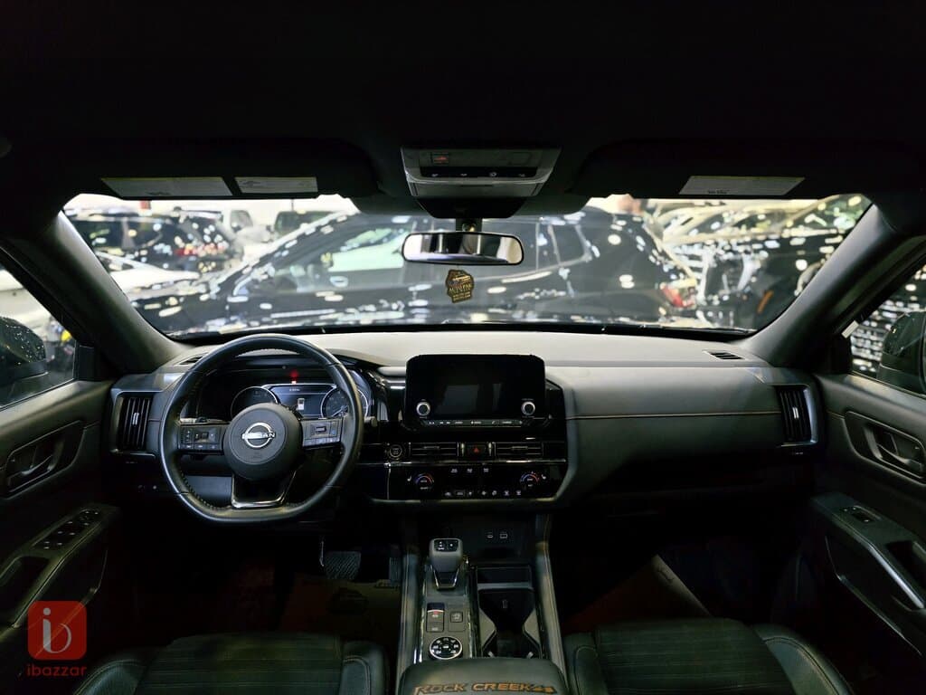 Nissan Pathfinder 6