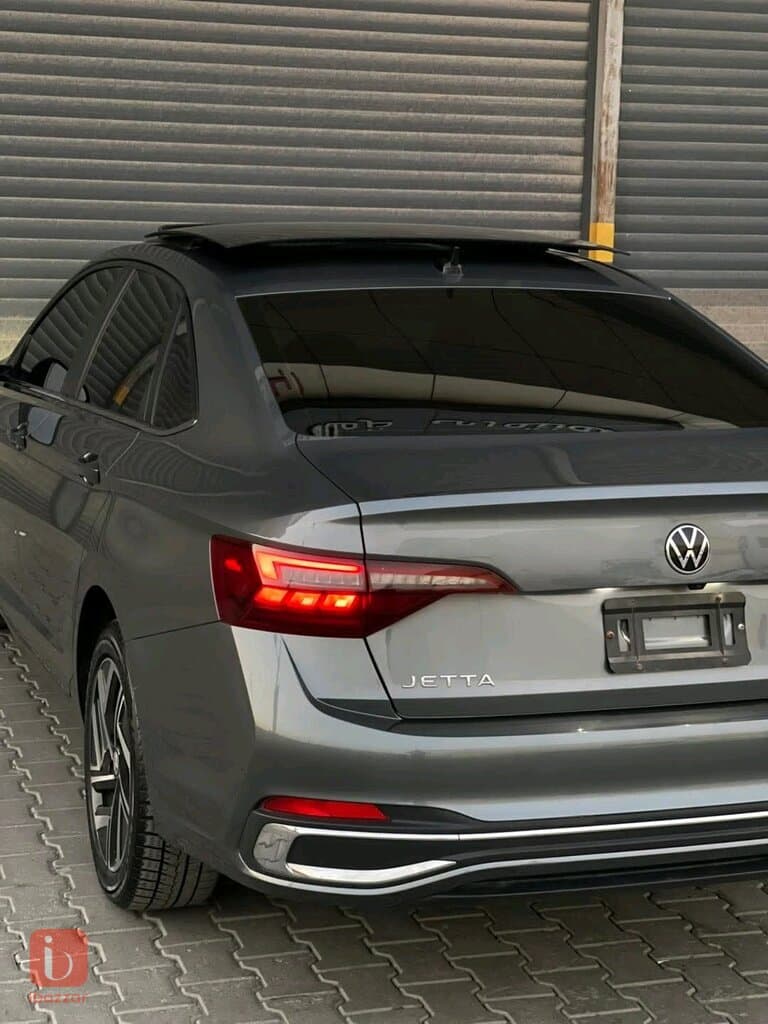 Volkswagen Jetta SEL 8