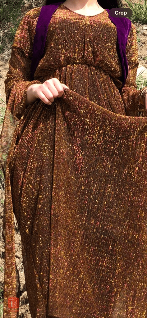 هێلەگ و کراس بەیەکەوە ١٠ هەزار دووراوە