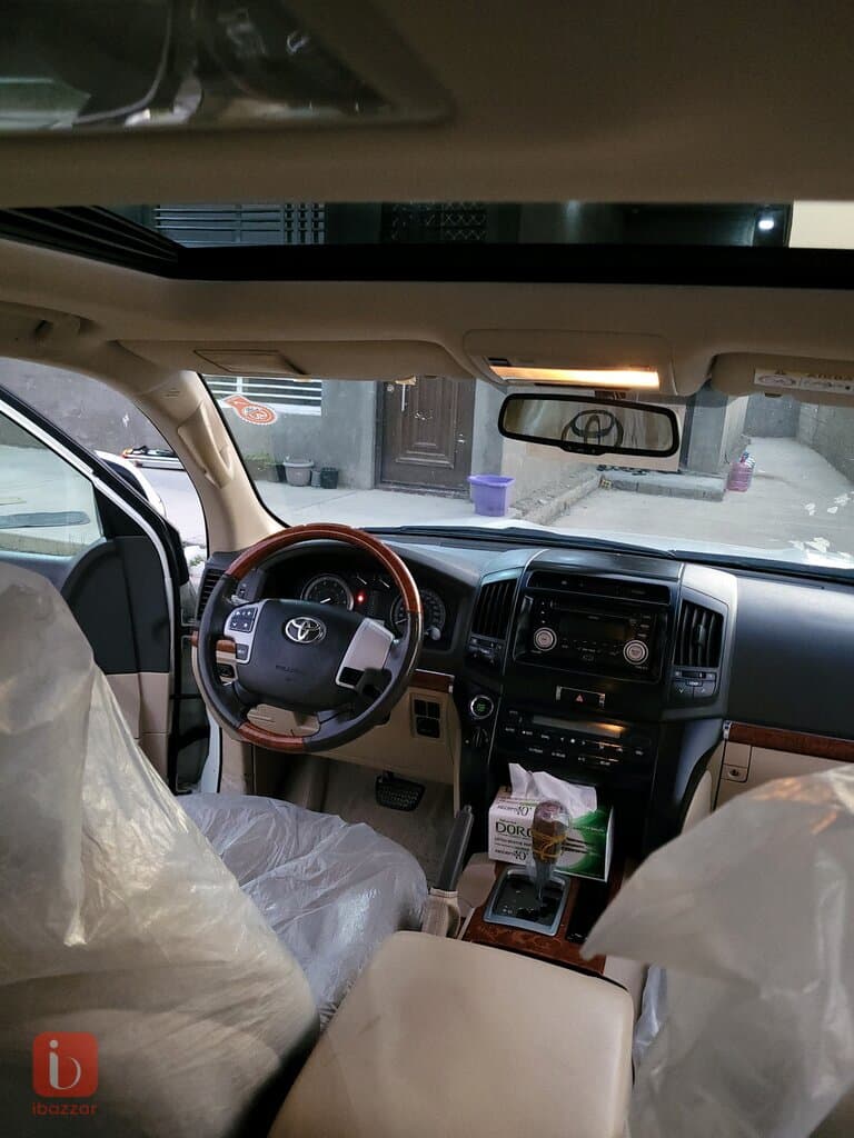 Toyota Land Cruiser GXR 13