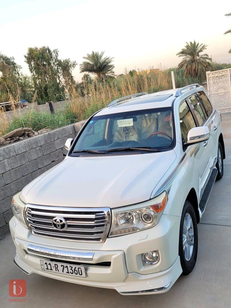 Toyota Land Cruiser GXR 2