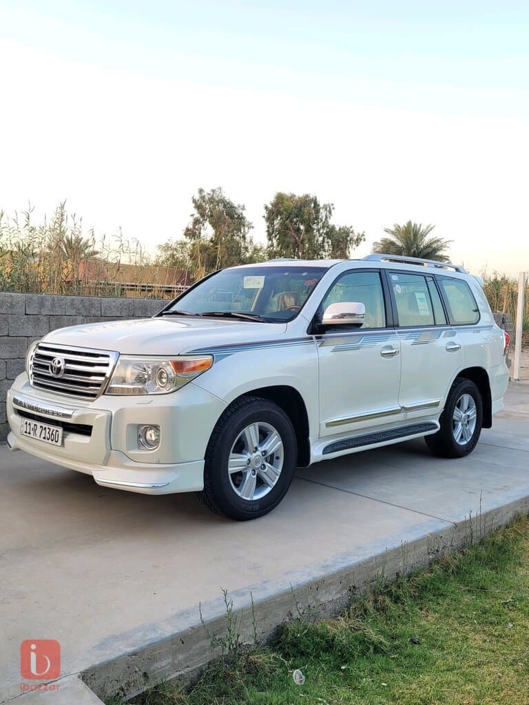Toyota Land Cruiser GXR 3