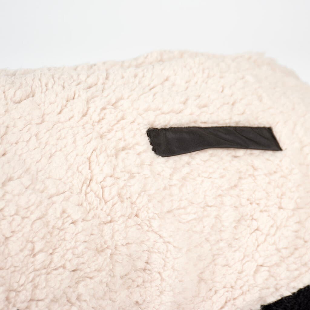 Dog jacket sheep skin black/white - XS 5