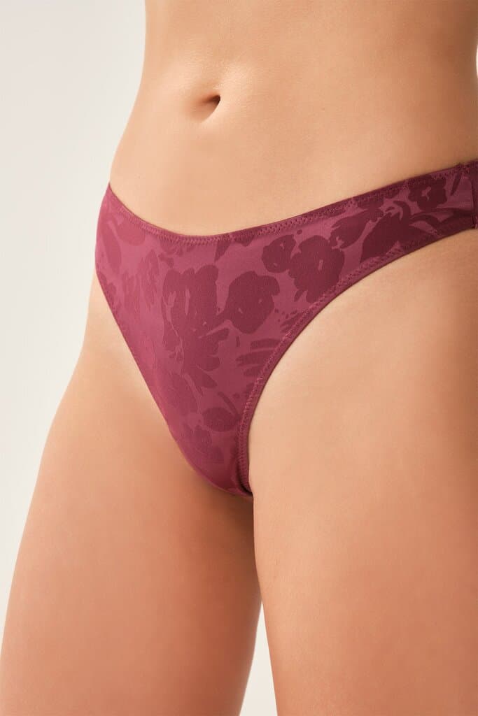 Dagi Burgundy patterned string 3