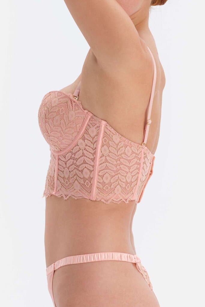 Dagi Lace Bralette with Salmon-Colored Fishnet and Biye Detail 5