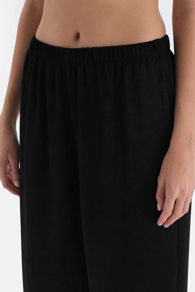 Dagi Black Satin Pajama Set with Shirt Collar Stripe Detail 5