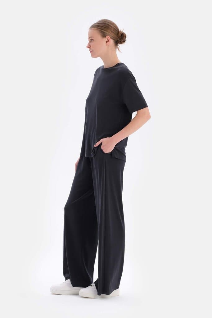 Dagi Black Cupro Trousers with Pockets 3