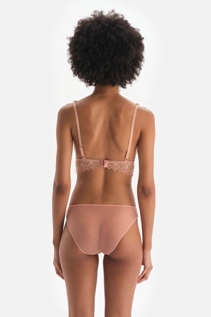 Dagi Lace-front, salmon-back thong 3