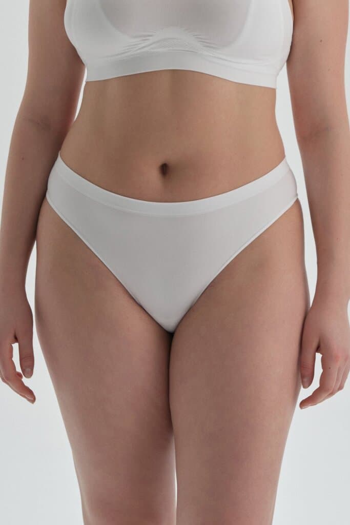 Dagi White Seamless Thong 2